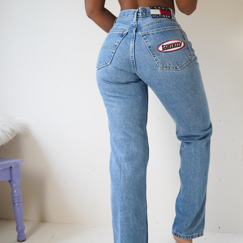solsikke bejdsemiddel færdig Vintage 90's Tommy Hilfiger Jeans (S) – Masha & Jlynn