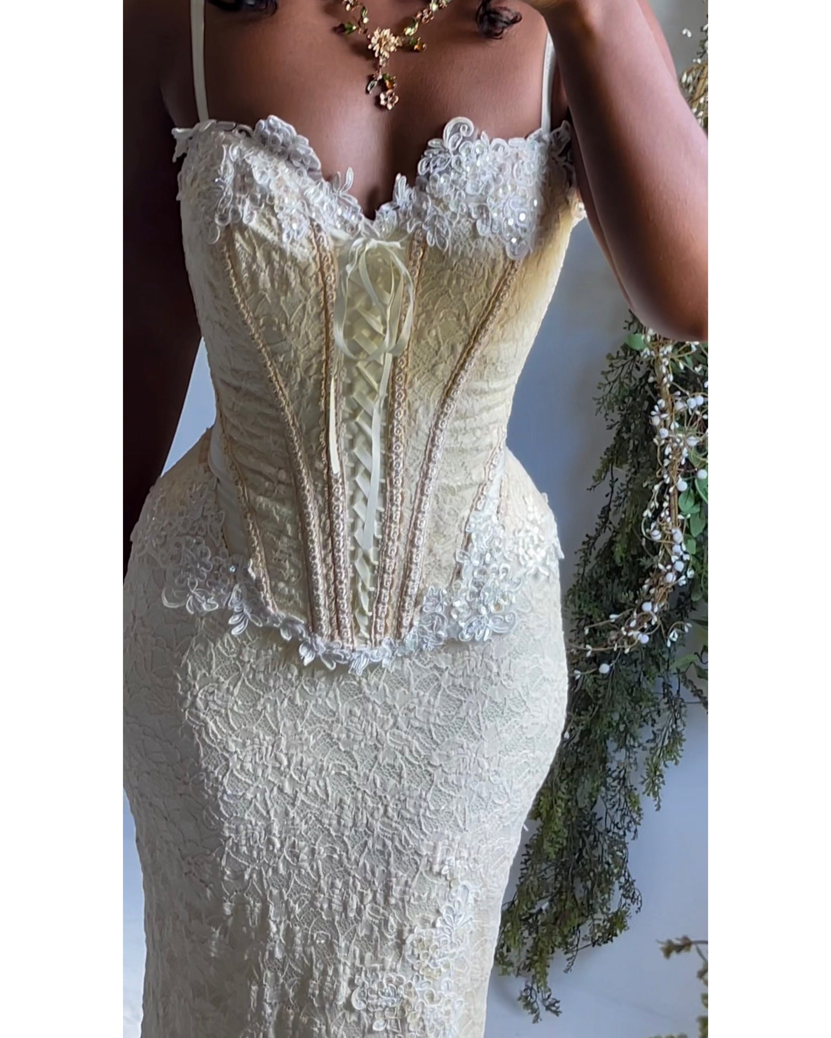 Rare Vintage Y2K Cream Lace Bridal 2 Piece