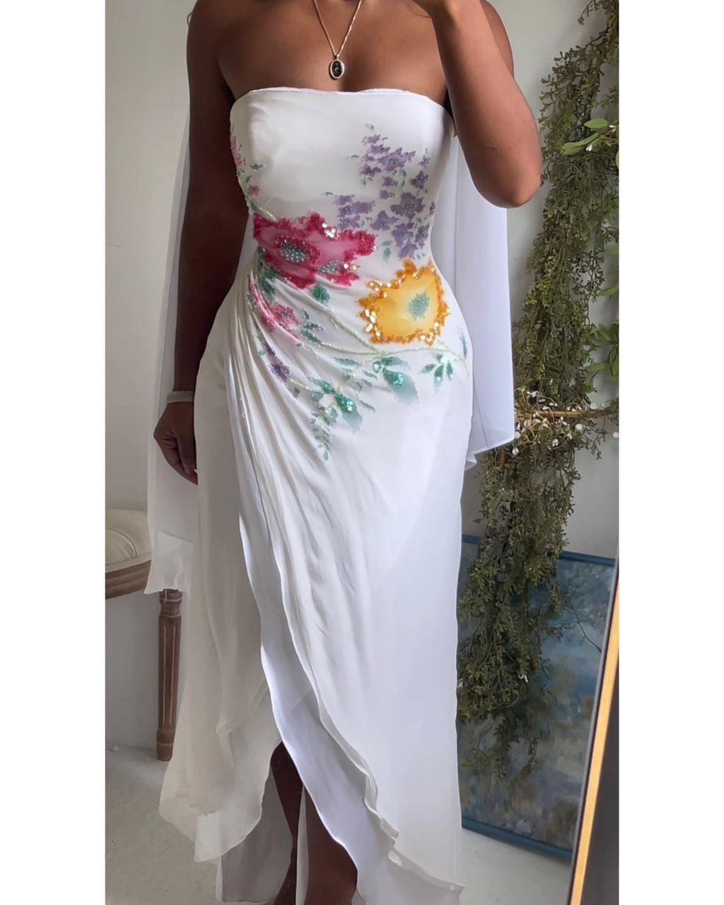Rare Vintage Y2K Strapless Floral Detail Ivory Gown