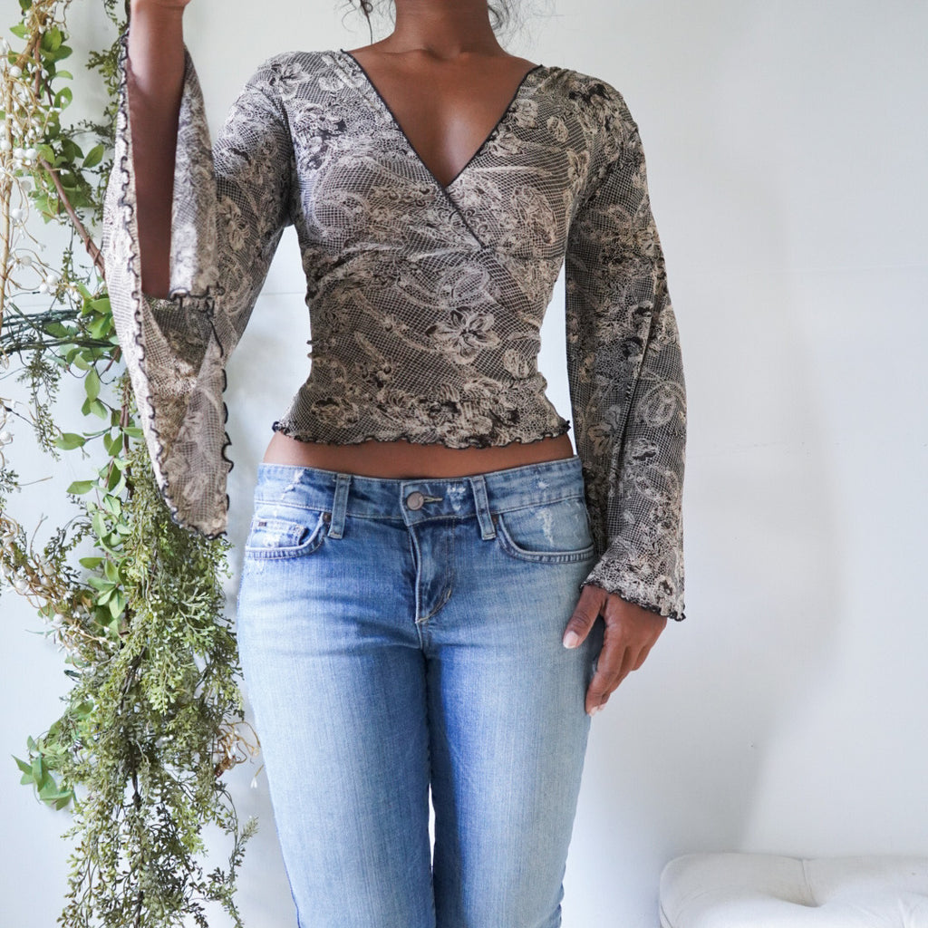 Y2K Paisley Print Flare Sleeve Top