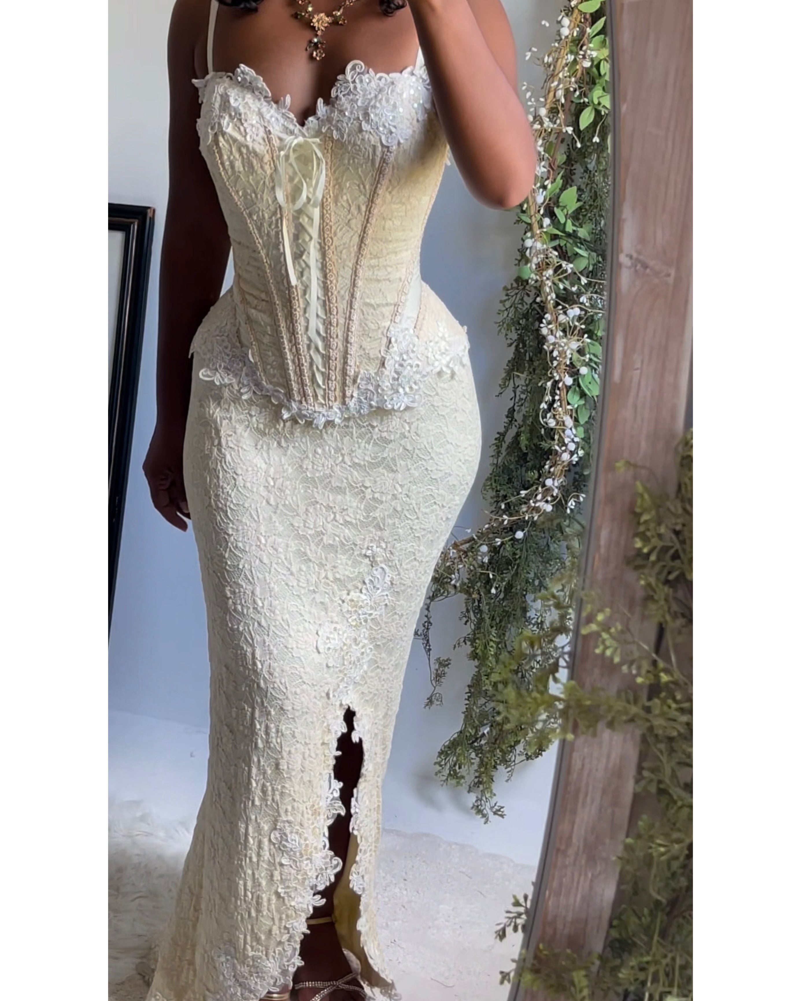 Rare Vintage Y2K Cream Lace Bridal 2 Piece