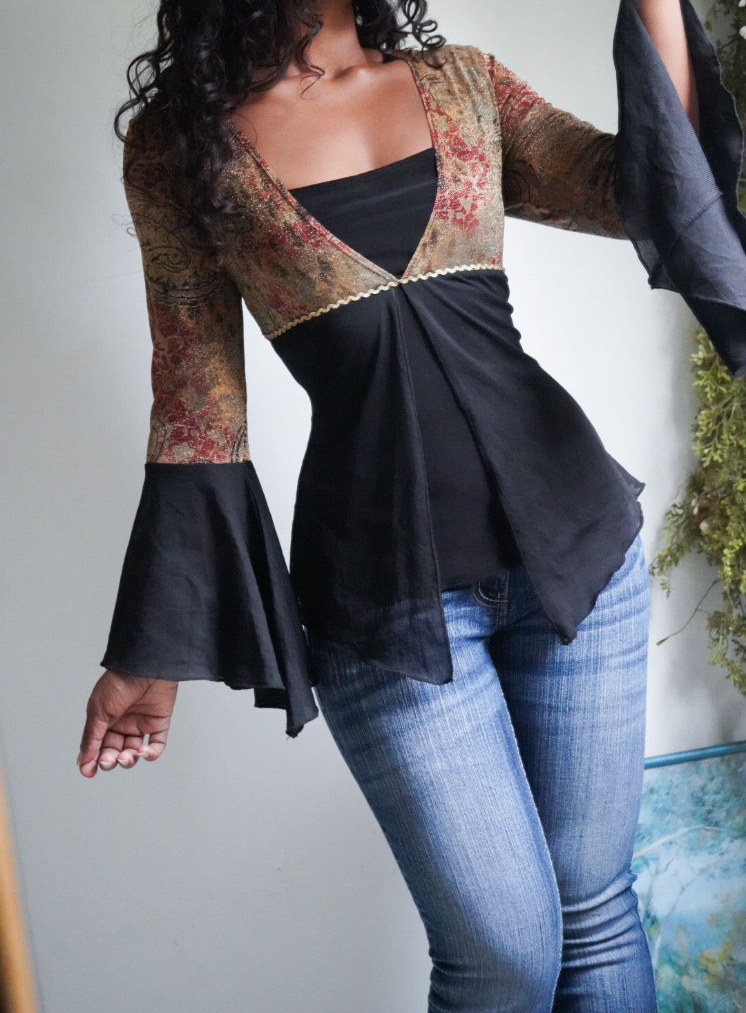 Rare Y2K Layered Split Front Flare Sleeve Top