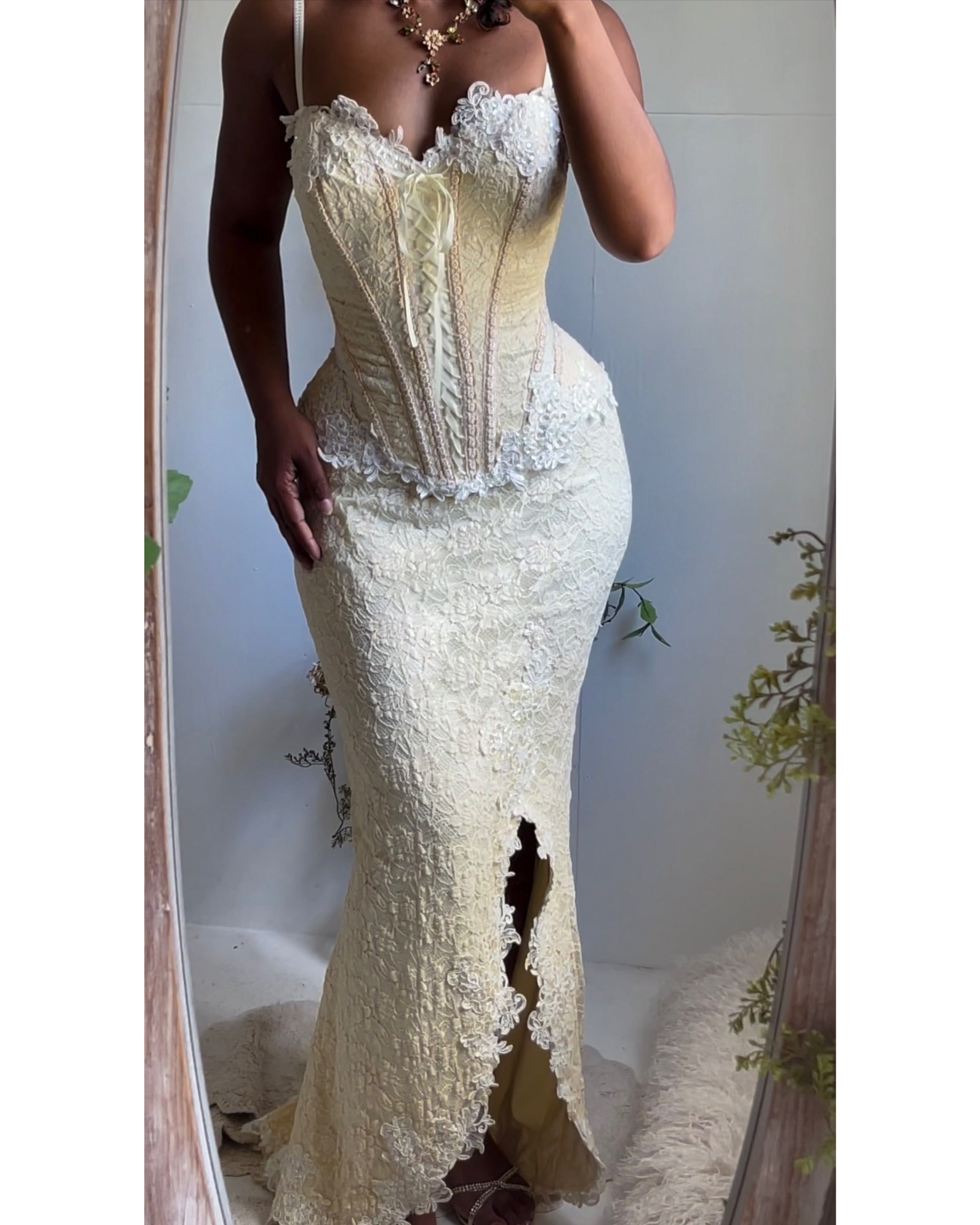 Rare Vintage Y2K Cream Lace Bridal 2 Piece