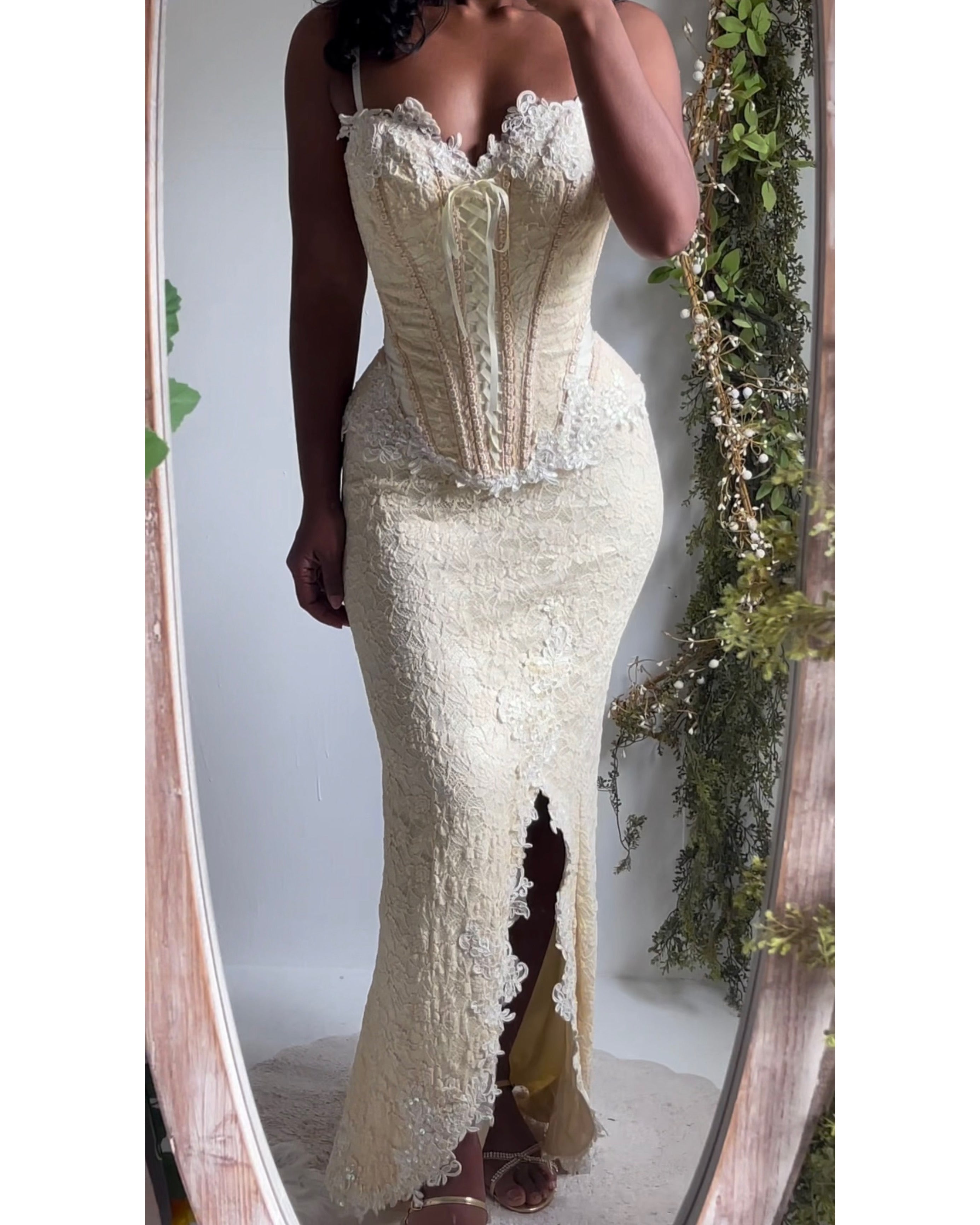 Rare Vintage Y2K Cream Lace Bridal 2 Piece