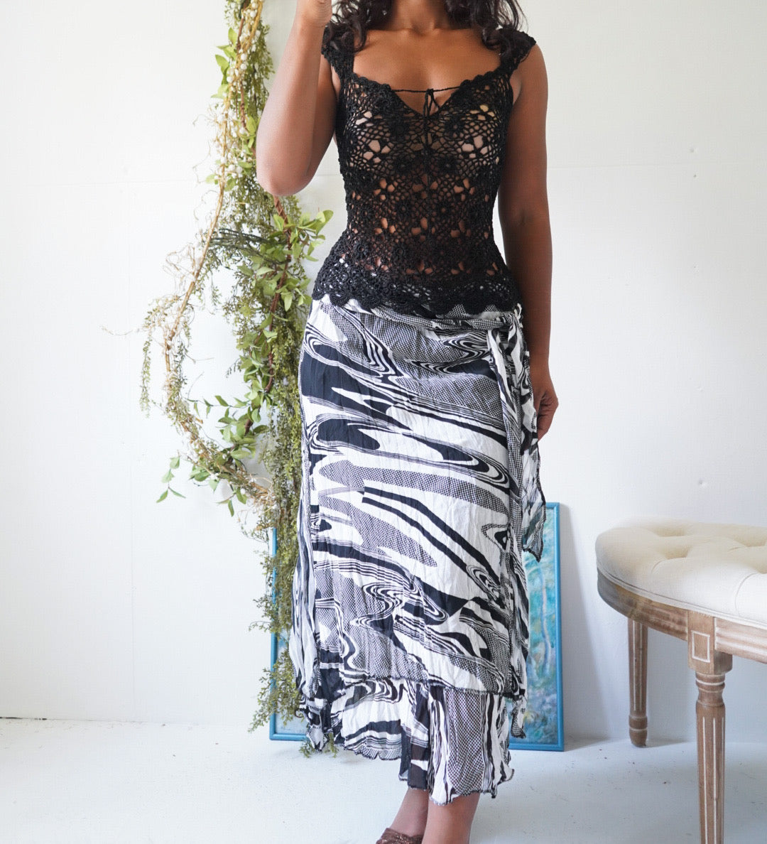 Y2K Monochrome Abstract Crinkle Skirt