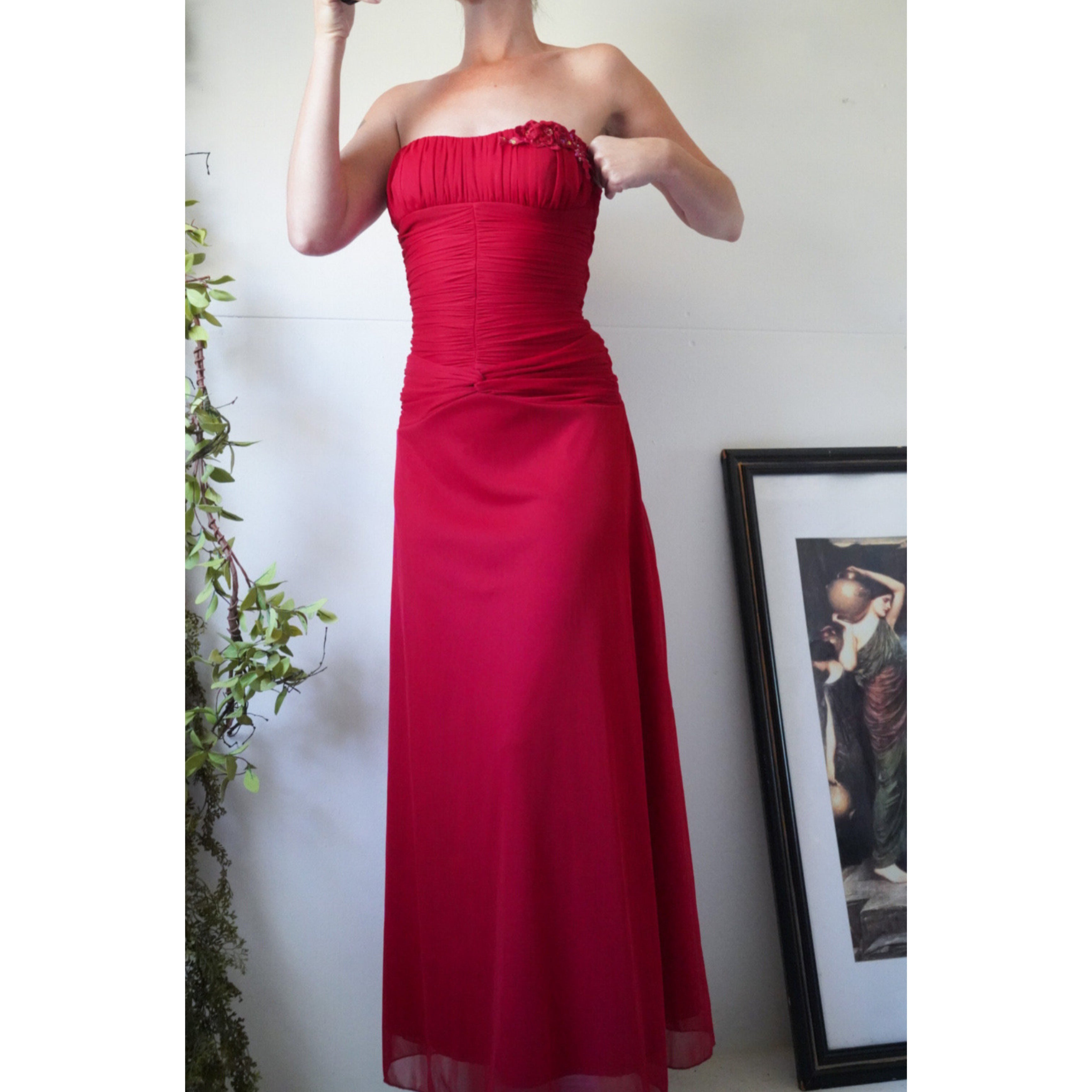 bunch-neck-gown-with-a-beaded-flower-image