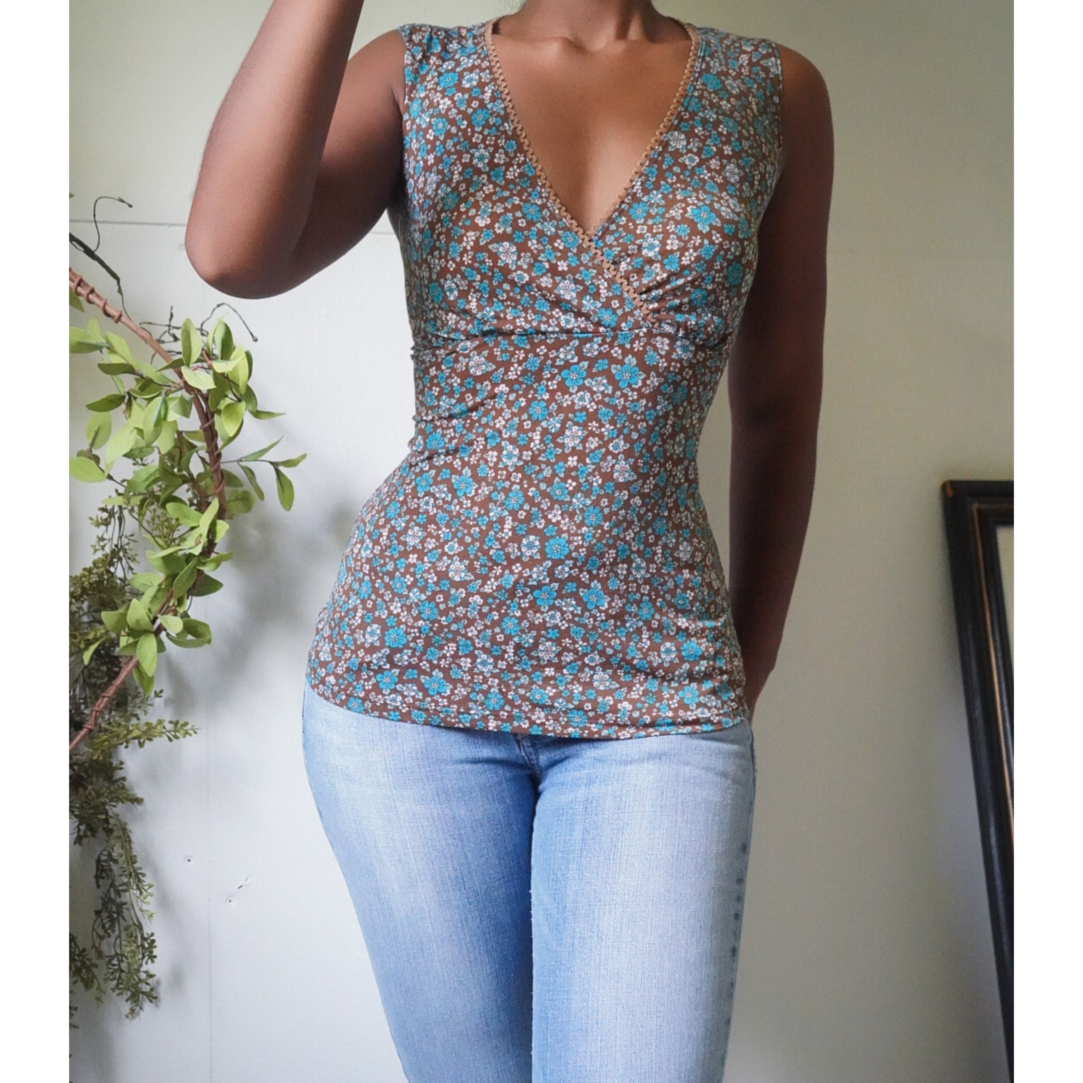 tiny-floral-crossover-top-image