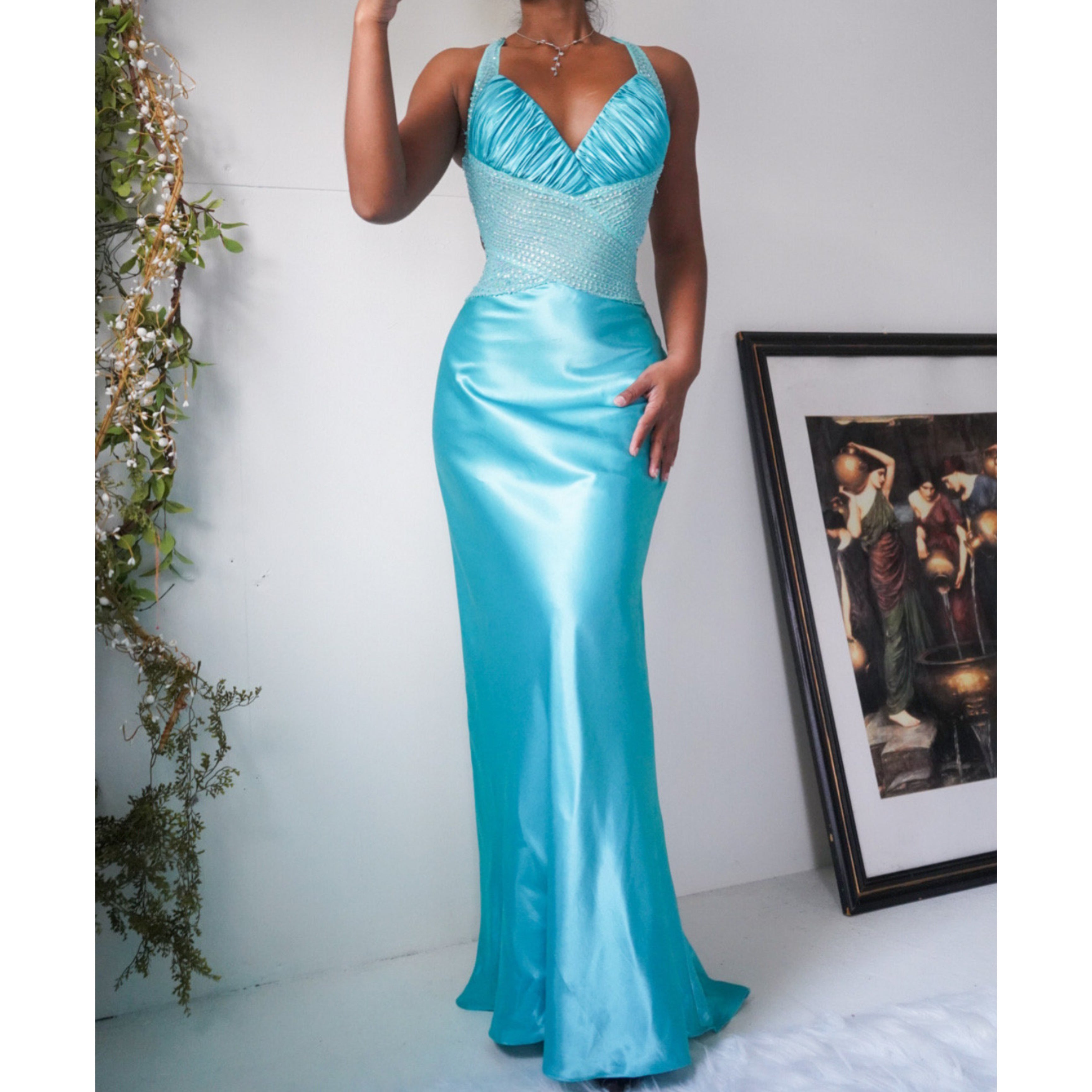 low-back-mermaid-satin-gown-image