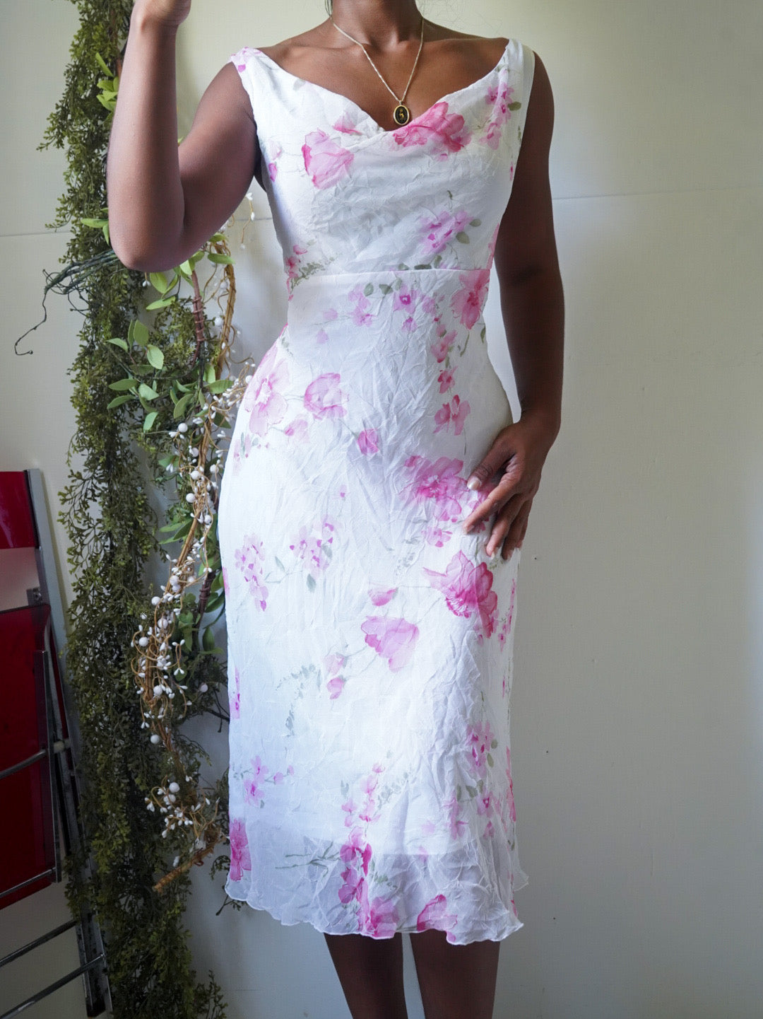 pink-and-white-floral-crinkle-dress-image