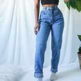 Vintage 90’s High Waisted Western Mom Jeans (M)