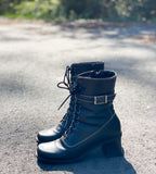 Vintage 90’s Leather Heeled Boots (US 8.5)