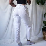 Vintage 90’s White Highwaisted Mom Jeans (27”)