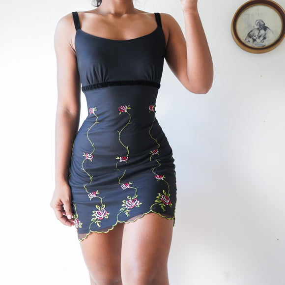 Vintage 90’s Embroidered Mesh Layer Mini Dress (S)