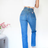 Vintage high waisted Guess jeans.