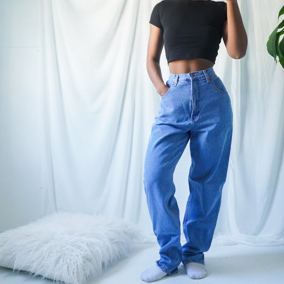 Vintage 90’s High Waisted Mom Jeans (28”)